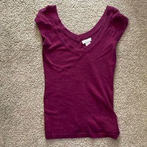 💙 frenchi brand cranberry colored knit top sz M